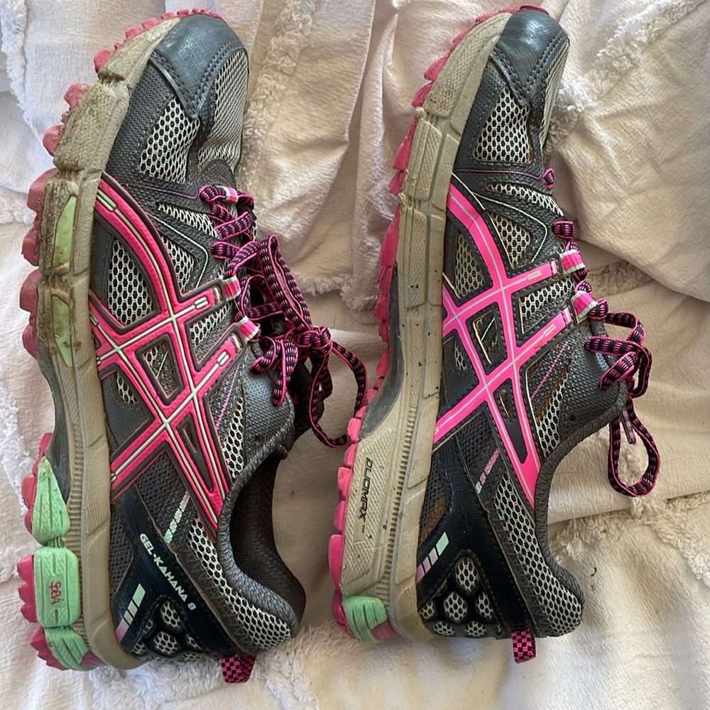 Asics womn’s running shoes